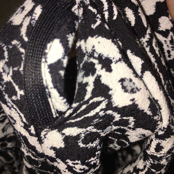 Black and white floral half zip pleated skirt - Picture 4 of 4